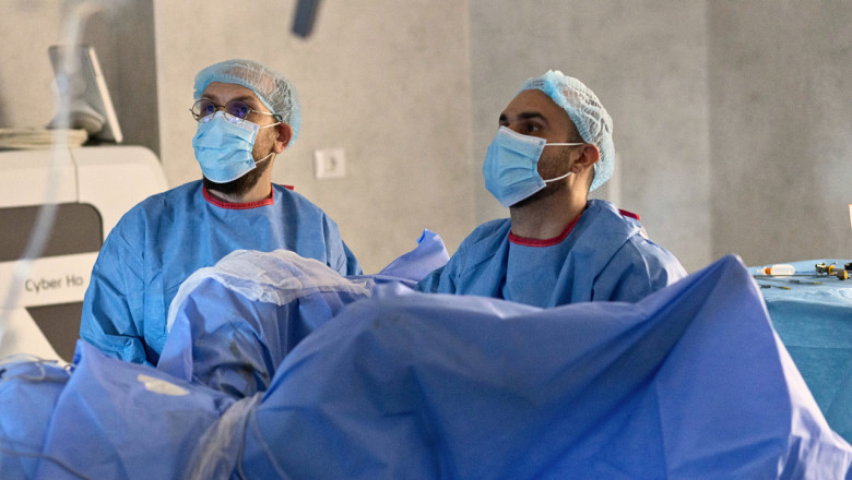 Prostatectomia robotica - interventia pentru cancerul de prostata. Dr. George Tie: „Este eficienta oncologic si blanda cu organismul” Imagine