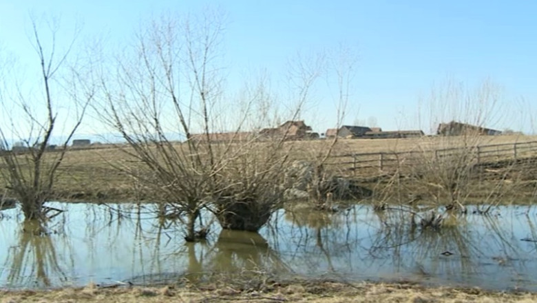 Protectie impotriva inundatiilor. Bani dusi pe apa Sambetei in noua ani de nepasare Imagine