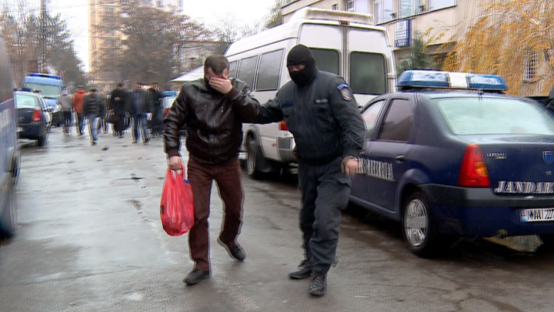 Protejati de lege. Politistii care comit abateri nu mai pot fi sanctionati de superiori Imagine