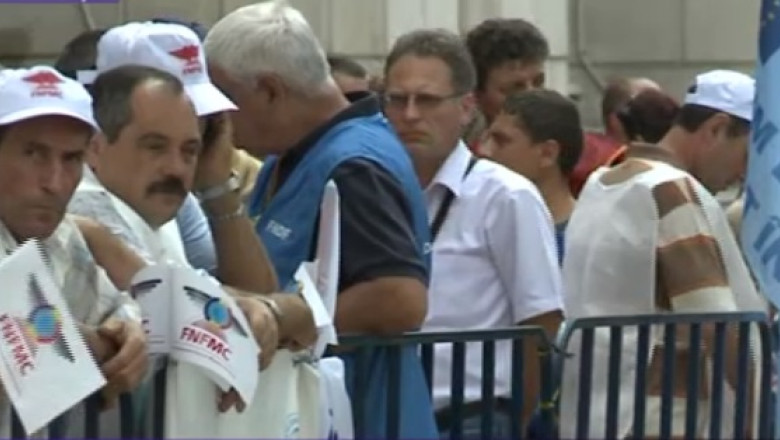 Protest al angajatilor CFR, la Finante. In perioada urmatoare, mii de salariati ai CFR vor fi concediati Imagine