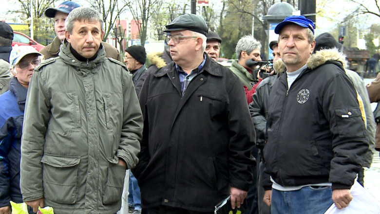 Protest al fostilor angajati ai CET. Oamenii isi cer salariile neplatite de doi ani Imagine