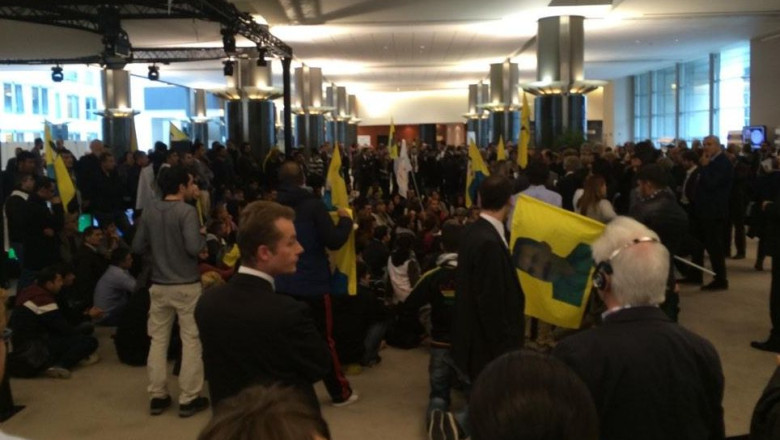 Protest al kurzilor in Parlamentul European. Demonstrantii au cerut masuri impotriva Statului Islamic Imagine