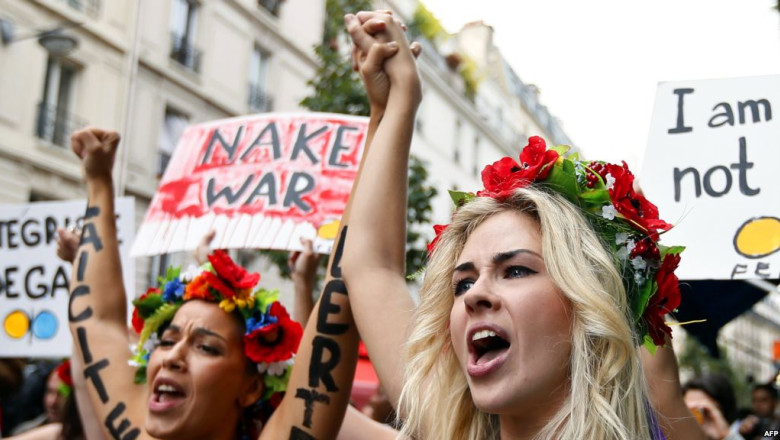 Protest anti-Femen la Paris. Activistele sunt acuzate de manipulare Imagine