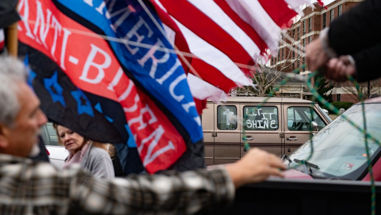 Protest anti-migratie in Texas: Un convoi de vehicule se indreapta spre granita cu Mexic Imagine