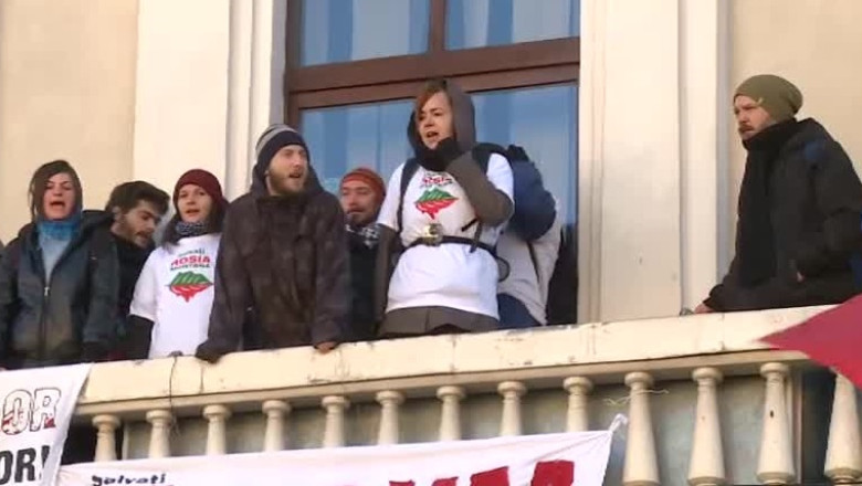 Protest cu ecou in Parlament Imagine