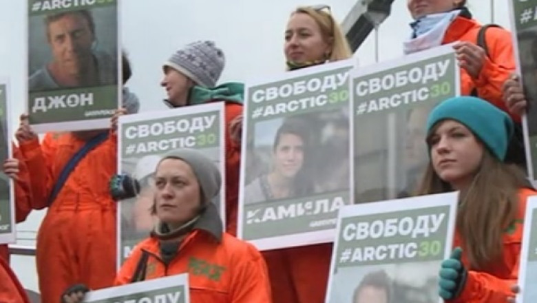 Protest Greenpeace la Kremlin, pentru eliberarea celor 30 de activisti arestati in Oceanul Arctic Imagine