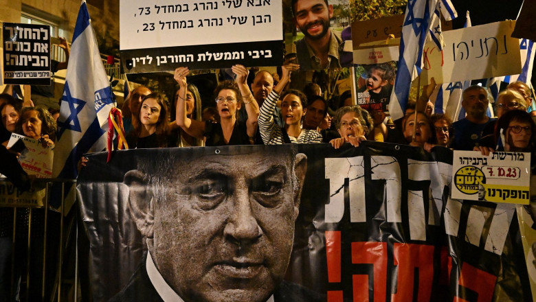 Protest in fata casei lui Benjamin Netanyahu. Trei sferturi din israelieni vor demisia premierului (sondaj) Imagine