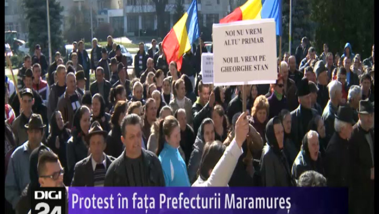 Protest in fata Prefecturii Maramures in sprijinul primarului din Sapanta Imagine