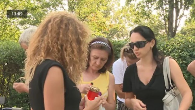 Protest in fata Spitalului Judetean din Timisoara pentru a trage atentia asupra celor care s-au imbolnavit acolo! Imagine