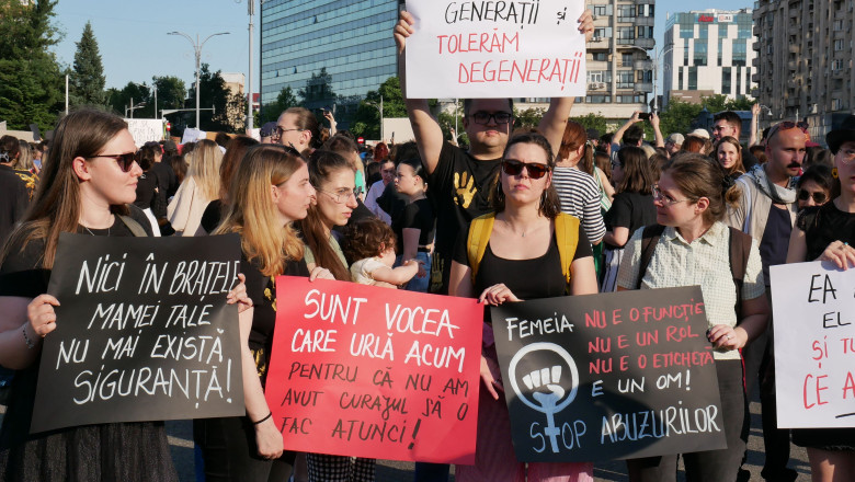 Protest in Piata Victoriei, dupa uciderea Teodorei Marcu. „Cand statul tace, femeile mor” Imagine