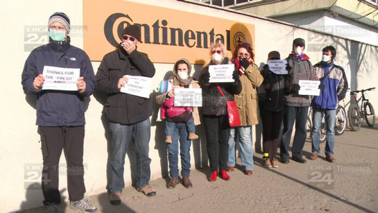 Protest pasnic, la Timisoara, in fata celei mai mari fabrici de anvelope din vestul tarii Imagine