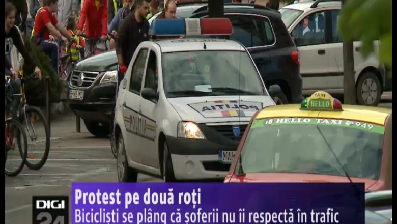 Protest pe doua roti. Biciclistii se plang ca soferii nu ii respecta in trafic Imagine