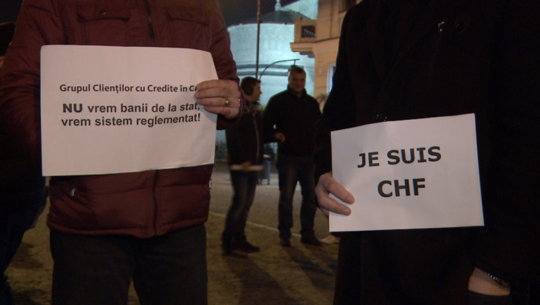 Protest pentru un franc mai ieftin. Zeci de ieseni cu credite in franci au pichetat sediul BNR Imagine