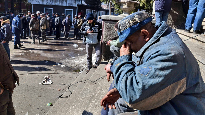 PROTEST. Sute de mineri s-au blocat in trei exploatari din Valea Jiului Imagine