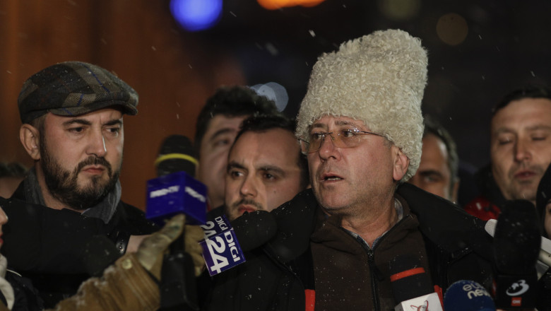 Protestatarii care blocheaza centura Capitalei i-au cerut lui Ciolacu benzina gratis ca in Venezuela si sa nu fie controlati in vami. Premierul a parasit negocierile: „Eu nu functionez pe amenintari” Imagine