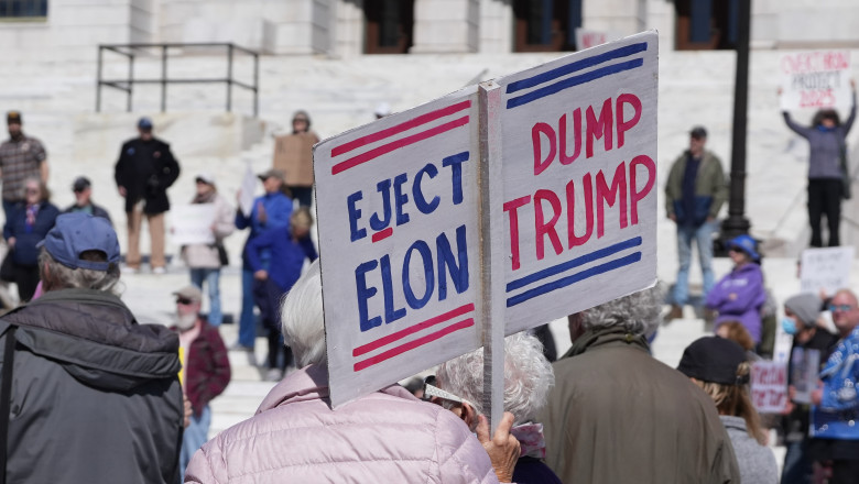 Proteste de amploare impotriva lui Trump in SUA. Manifestatii au loc si in mai multe orase europene Imagine