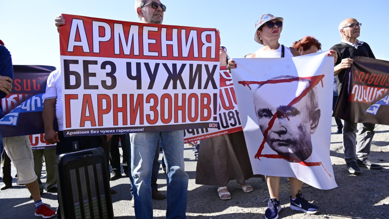 Proteste in Armenia: Se cere retragerea rusilor din baza militara 102 de la Gyumri Imagine