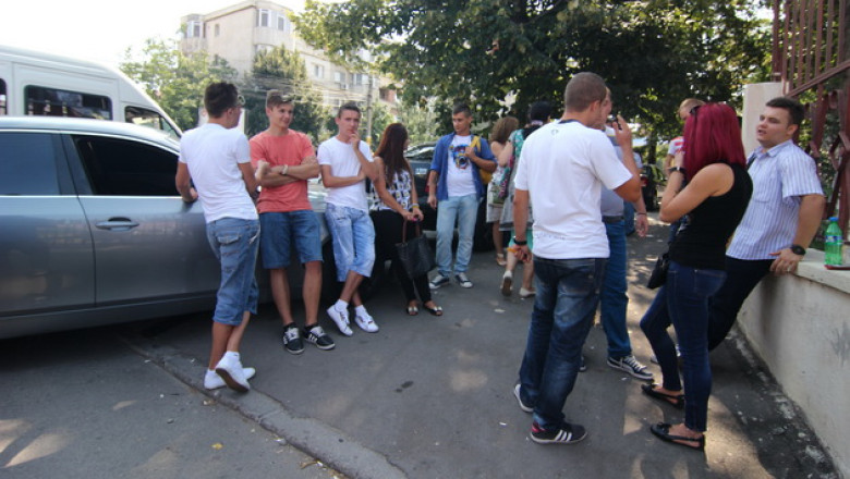 Proteste in prima zi de scoala. Elevii constanteni, nemultumiti ca nu li se deconteaza abonamentele de transport Imagine