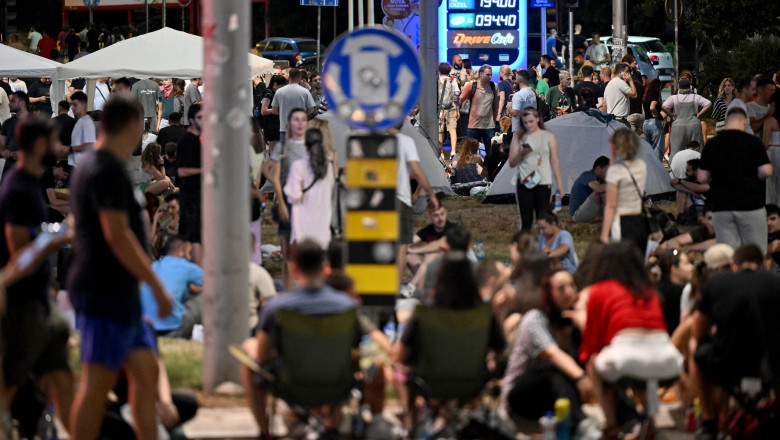 Proteste in Serbia. Politia a anuntat inlaturarea baricadelor ridicate in Belgrad. S-au efectuat mai multe arestari Imagine