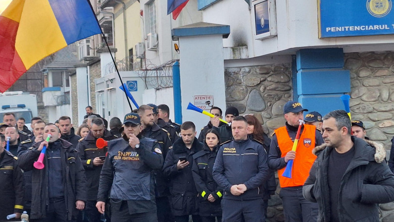 Proteste in toata tara fata de Ordonanta „trenulet”: Politistii de penitenciare au iesit in strada. Care sunt cerintele lor Imagine