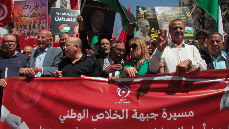 Proteste in Tunisia, dupa arestarea unor avocati si jurnalisti critici la adresa presedintelui Kais Saied Imagine