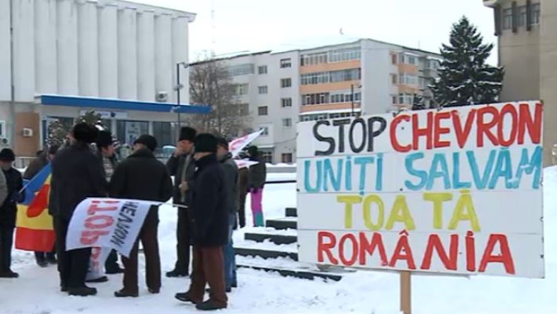 Proteste la -15 grade la Pungesti. Manifestantii promit sa continue saptamana viitoare Imagine