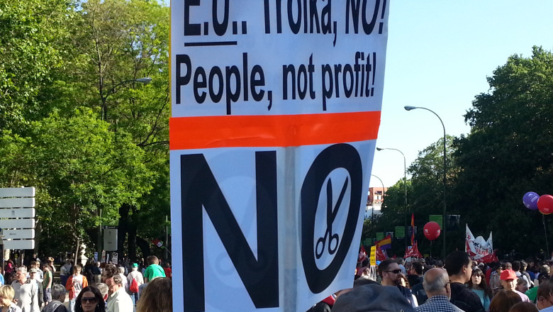 PROTESTE LA MADRID. Mii de persoane striga lozinci anti-europene Imagine