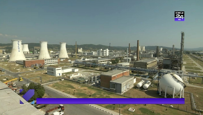 Proteste la Oltchim. Noua angajati ai combinatului sunt in greva foamei Imagine