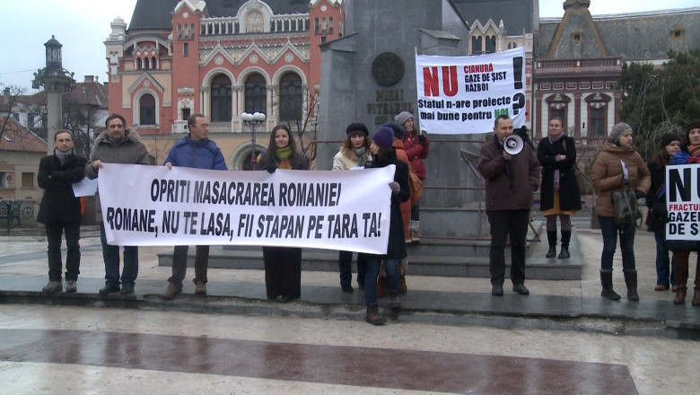 Proteste pe versuri de colinde impotriva proiectului Rosia Montana si a exploatarii gazelor de sist Imagine