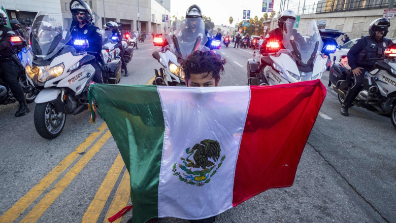 Proteste uriase anti-Trump anuntate de ziua presedintelui SUA. Un serif din Florida ameninta manifestantii cu moartea Imagine