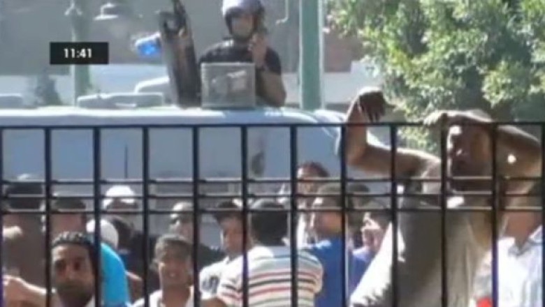 Proteste violente in Egipt, soldate cu trei morti. Printre victime se numara si un cetatean american Imagine