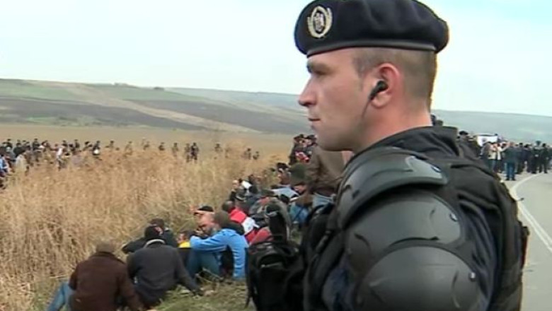 Protopop de Barlad, despre protestele din Pungesti: Biserica nu poate sta deoparte cand viata este pusa in pericol Imagine