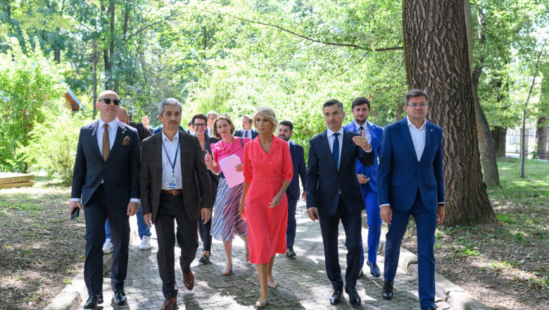 PSD Iasi ironizeaza vizita ministrului Culturii Raluca Turcan: Speram ca a venit sa-i puna la treaba pe liberalii Chirica si Alexe Imagine