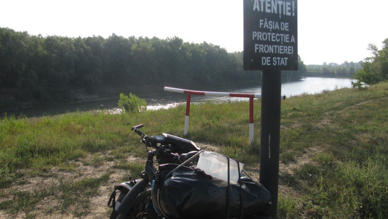 Punctul de trecere a frontierei cu Ucraina de la Vicovu de Sus, redeschis in septembrie Imagine