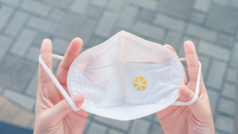 Purtarea mastii in interior este din nou obligatorie in Cipru, la o luna de la ridicarea restrictiei Imagine