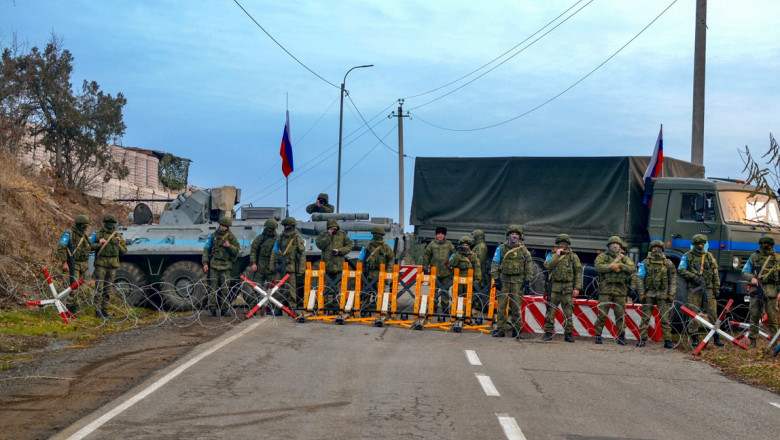 Putin a fost de acord sa retraga militarii rusi stationati in mai multe regiuni din Armenia Imagine