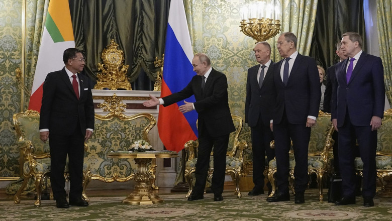 Putin a ramas fara muncitori si vrea sa aduca migranti din Asia. Intalnire cu liderul juntei din Myanmar la Kremlin  Imagine
