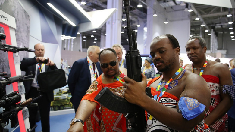 Putin cauta aliati in Africa. Lavrov s-a dus in Eswatini sa-l cheme pe rege in Rusia. Inainte de vizita, liderul opozitiei a fost ucis Imagine