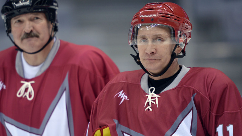 Putin, hocheist. L-a avut coechipier pe Lukasenko, presedintele Belarusului Imagine