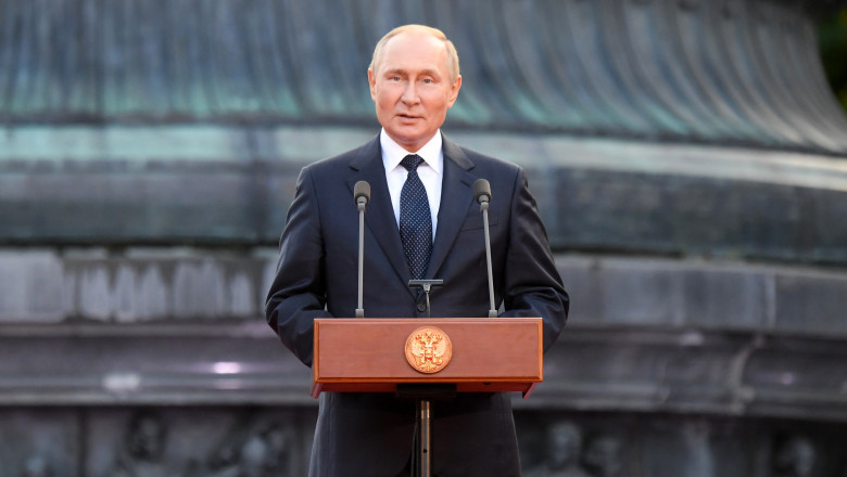 Putin isi lauda armata dupa anuntul privind mobilizarea: „Eroii nostri, soldatii, lupta cu vitejie de dragul oamenilor din Donbas” Imagine