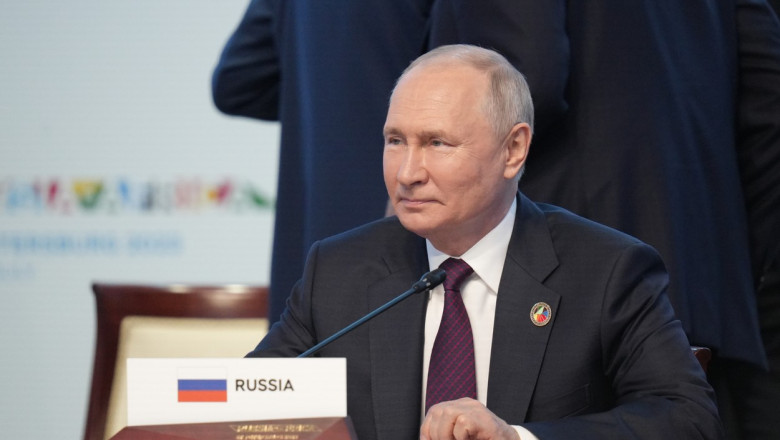 Putin: Moscova studiaza cu atentie planul de pace propus de liderii africani pentru razboiul din Ucraina Imagine