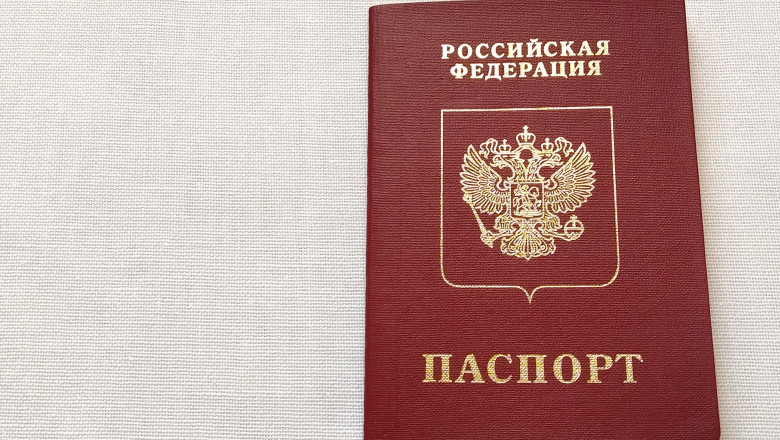 Putin se lauda ca „aproape a incheiat” eliberarea pasapoartelor rusesti in regiunile anexate din Ucraina. Cate documente a emis Moscova Imagine