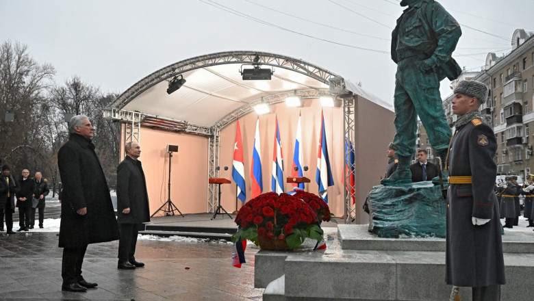 Putin si presedintele cubanez au dezvelit o statuie a lui Fidel Castro, in Moscova Imagine
