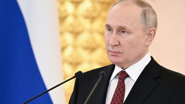 Putin vorbeste, la un pahar de sampanie, despre razboiul din Ucraina: „Stiu ca nu avem de toate, dar ei raman fara munitie” Imagine