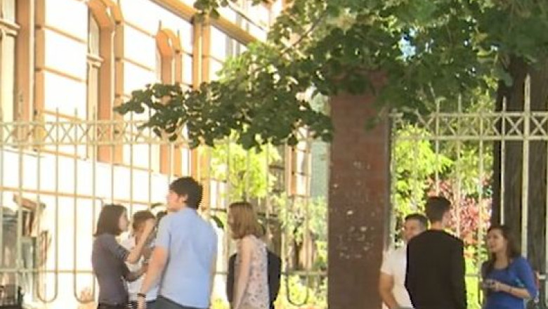 Putini experimentati in Limba Romana. Proba competentelor lingvistice: aproape jumatate dintre candidati sunt de nivel mediu Imagine