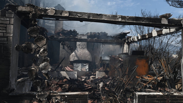 "Au murit imbratisati, au vrut sa se protejeze unii pe altii". Detalii tulburatoare despre cei 18 oameni gasiti carbonizati in Grecia Imagine