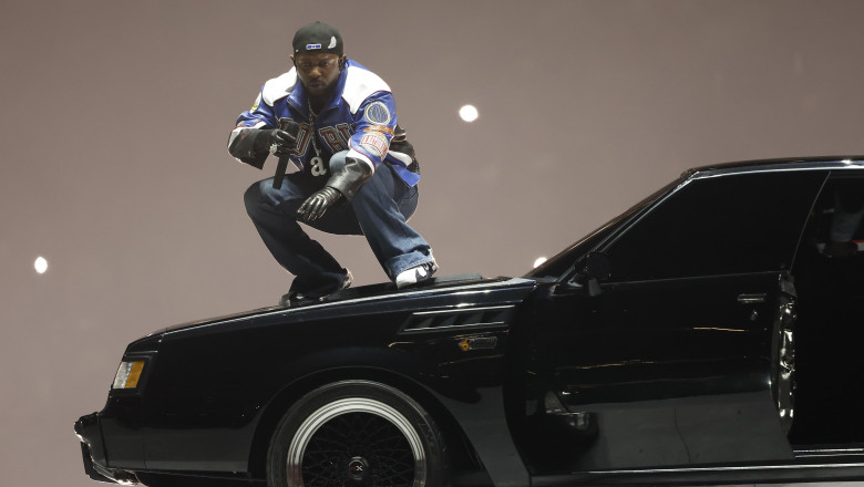 "Cel mai prost show din istorie!" Kendrick Lamar, criticat dur pentru prestatia de la Super Bowl 2025 Imagine
