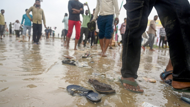 "Cine a cazut nu s-a mai ridicat". Marturii despre una dintre cele mai tragice busculade religioase cu 121 de morti, majoritatea femei Imagine