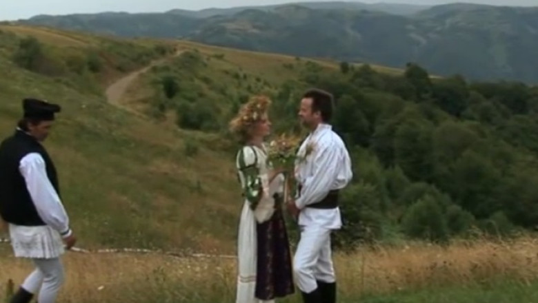 "Da" de 66 de ori. Un cuplu britanic s-a casatorit in 50 de state, printre care si Romania   Imagine