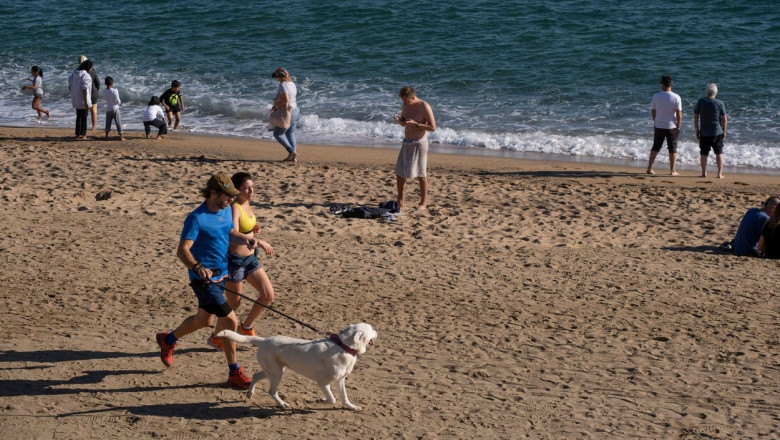 "Este placut, dar si un pic infricosator". Temperaturi record in opt tari europene, in Spania si Franta au fost 25 de grade Celsius Imagine